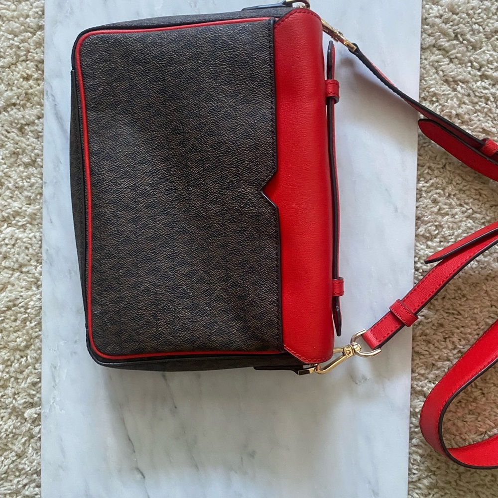 Rose cross body